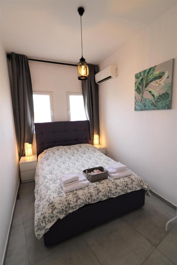 Serenity Heights Apartment: A Panoramic Haven Near Old Town - Free Minibar Bukarest Kültér fotó