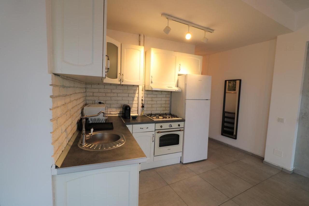 Serenity Heights Apartment: A Panoramic Haven Near Old Town - Free Minibar Bukarest Kültér fotó