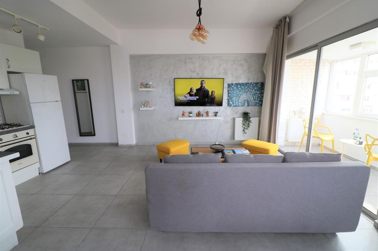 Serenity Heights Apartment: A Panoramic Haven Near Old Town - Free Minibar Bukarest Kültér fotó