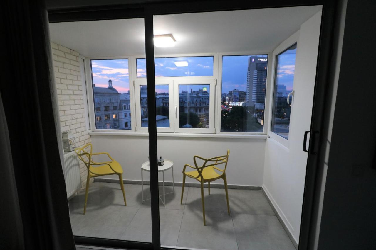 Serenity Heights Apartment: A Panoramic Haven Near Old Town - Free Minibar Bukarest Kültér fotó