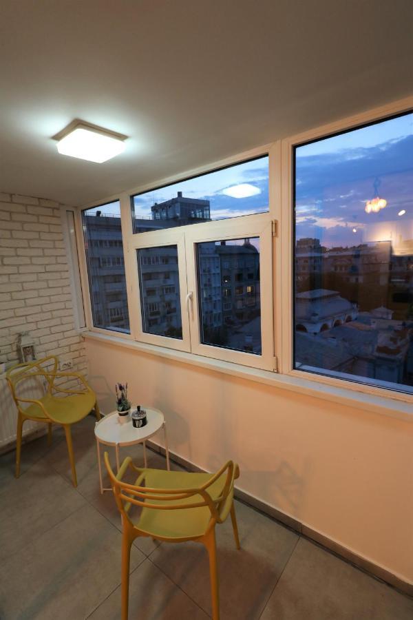 Serenity Heights Apartment: A Panoramic Haven Near Old Town - Free Minibar Bukarest Kültér fotó