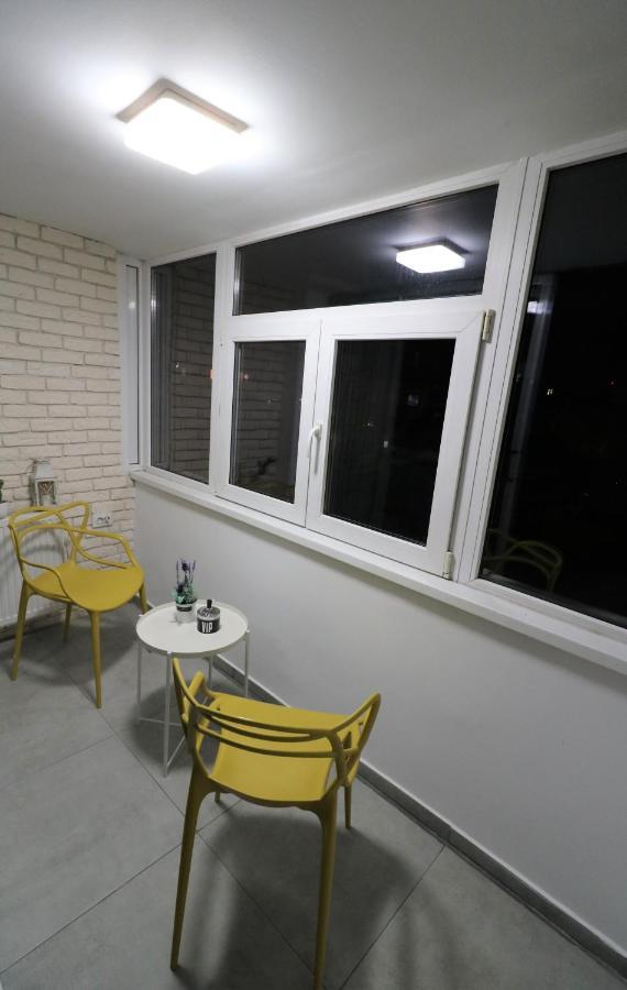 Serenity Heights Apartment: A Panoramic Haven Near Old Town - Free Minibar Bukarest Kültér fotó